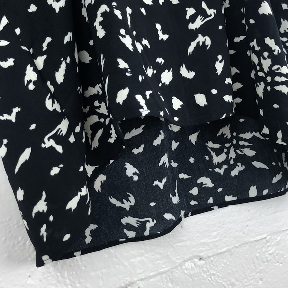 Scallop Neck Cropped Camisole - Picture 7 of 8